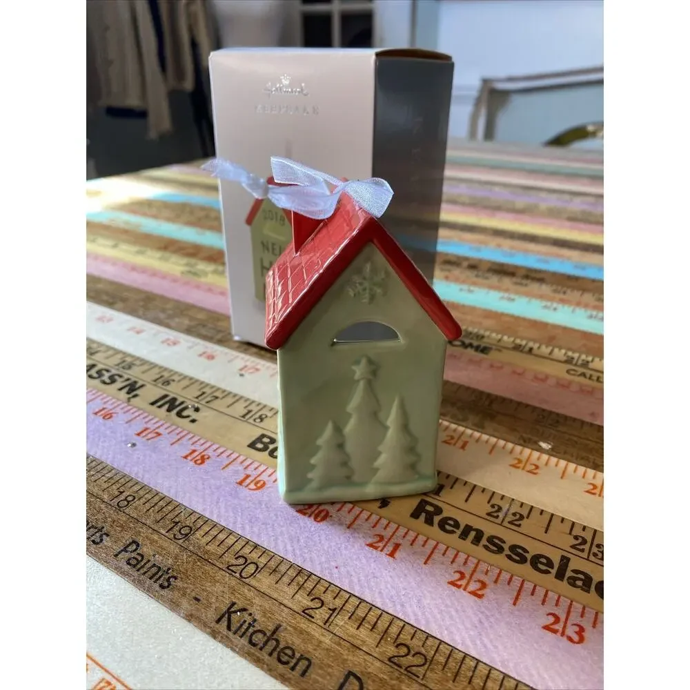 2018 Hallmark Keepsake Christmas Ornament New Home House Ceramic Light Up